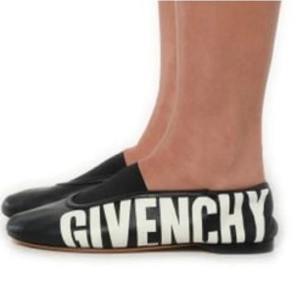 Givenchy Paris Rivington Flats - Picture 3 of 16